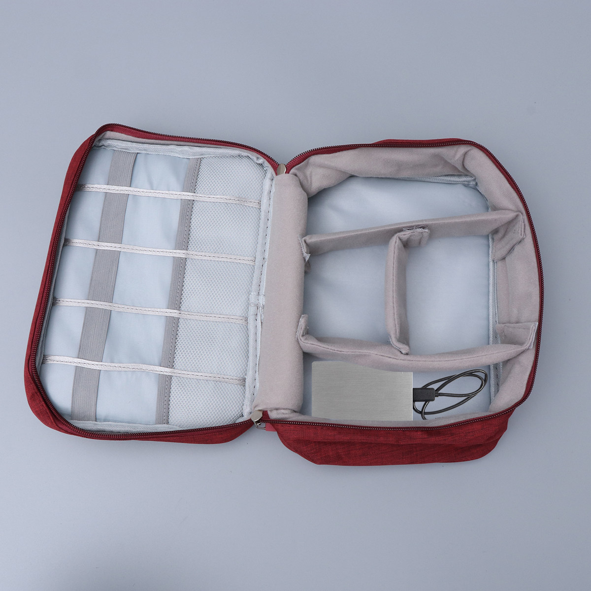 Tech Accessories Storage - กระเป๋าเก็บของสำหรับเดินทาง กระเป๋าจัดระเบียบสายดาต้า กันน้ำ ทนต่อรอยขีดข่วน กระเป๋าใส่อุปกรณ์อิเล็กทรอนิกส์ สีแดงไวน์